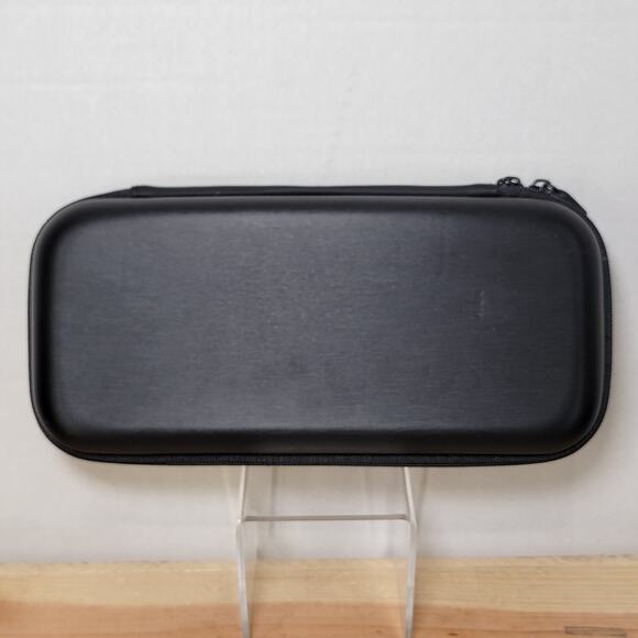 Amazon Basics Solid Black Nintendo Switch Zipper Case - Picture 3 of 9